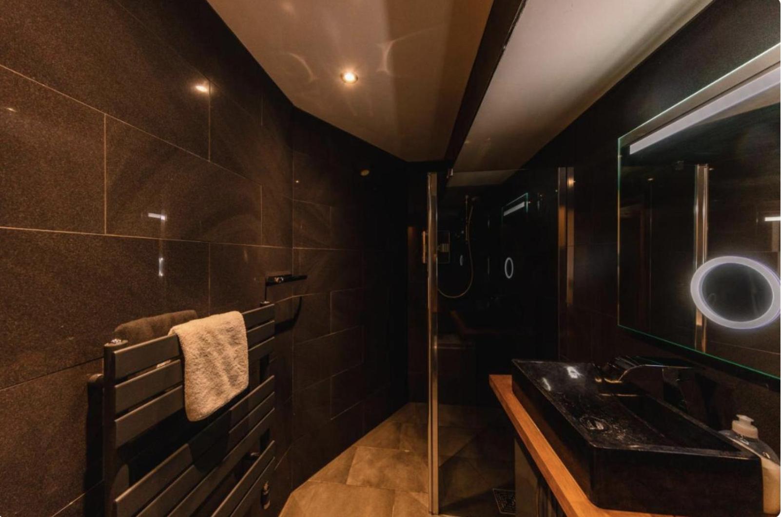 Superb Luxury Apartment By Canal - Central 爱丁堡 外观 照片